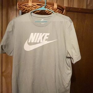 Nike Men's Grey T-Shirt